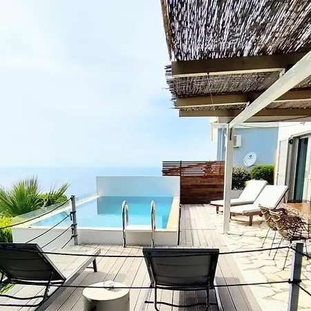White Lefkada Kalamitsi (Lefkada)