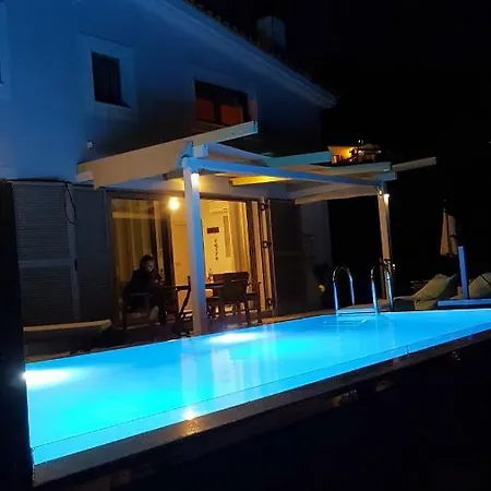 Villa White Villas *